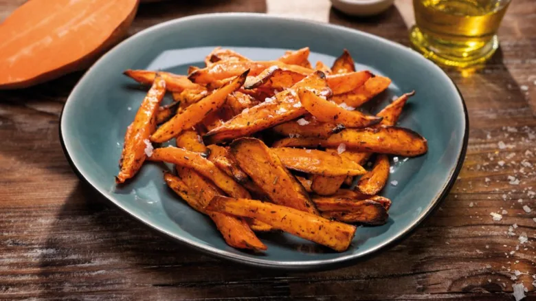 Příprava batátů v horkovzdušné fritéze - výsledný pokrm.