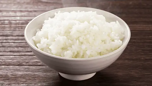 Steamed white rice in bowl
