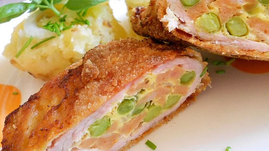 Breaded meat cutlet with filling