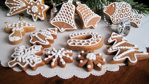Iced gingerbread cookies