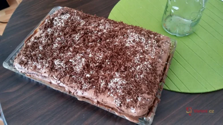 Chocolate mousse cake with shavings