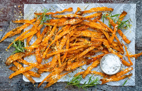 Sweet potato fries with herbs and dip