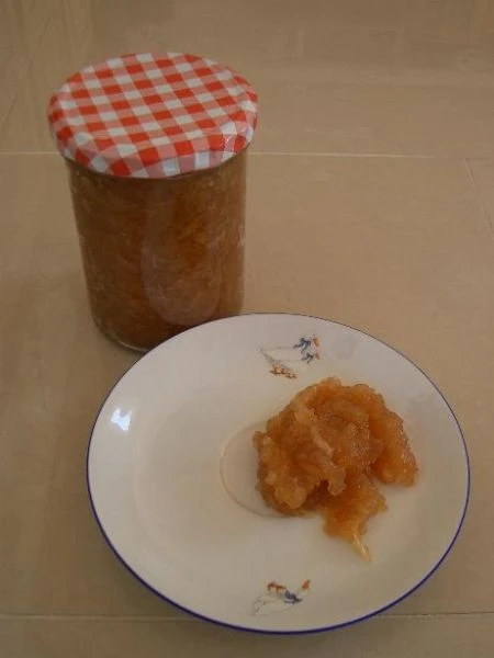 Pumpkin jam with apples and cinnamon