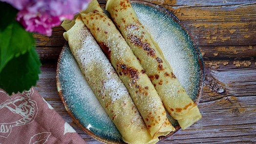 Kefir pancakes with sugar