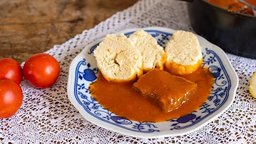 Svíčková with dumplings and sauce